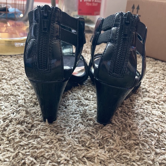 black wedge heels - Picture 3 of 4